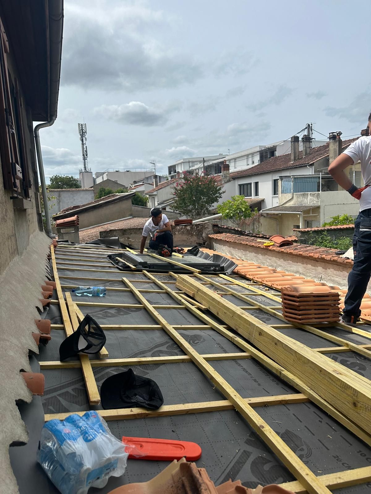 Liteaux posés avant le remplacement des tuiles